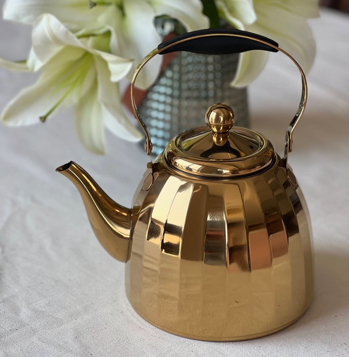 قوری پذیرایی استیل طلایی وارداتی 2 لیتری